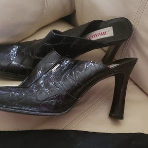 Size 11 Women's Black Mauri Shoes (Mules)